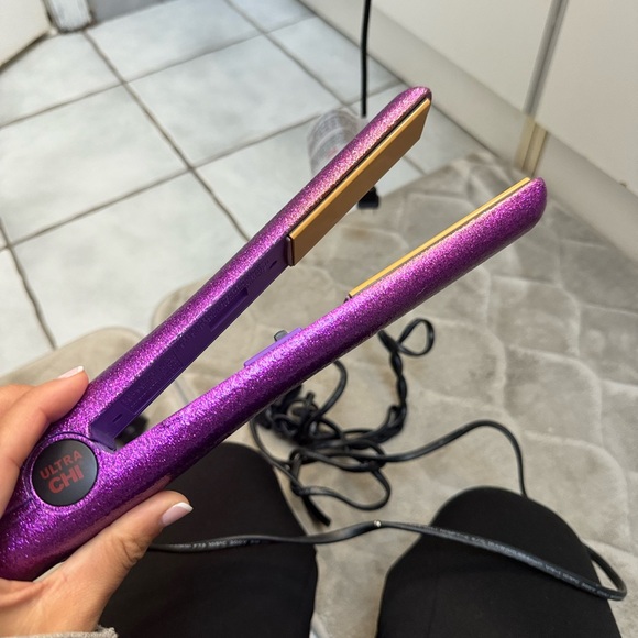 Purple sparkly chi straightener - Picture 2 of 3